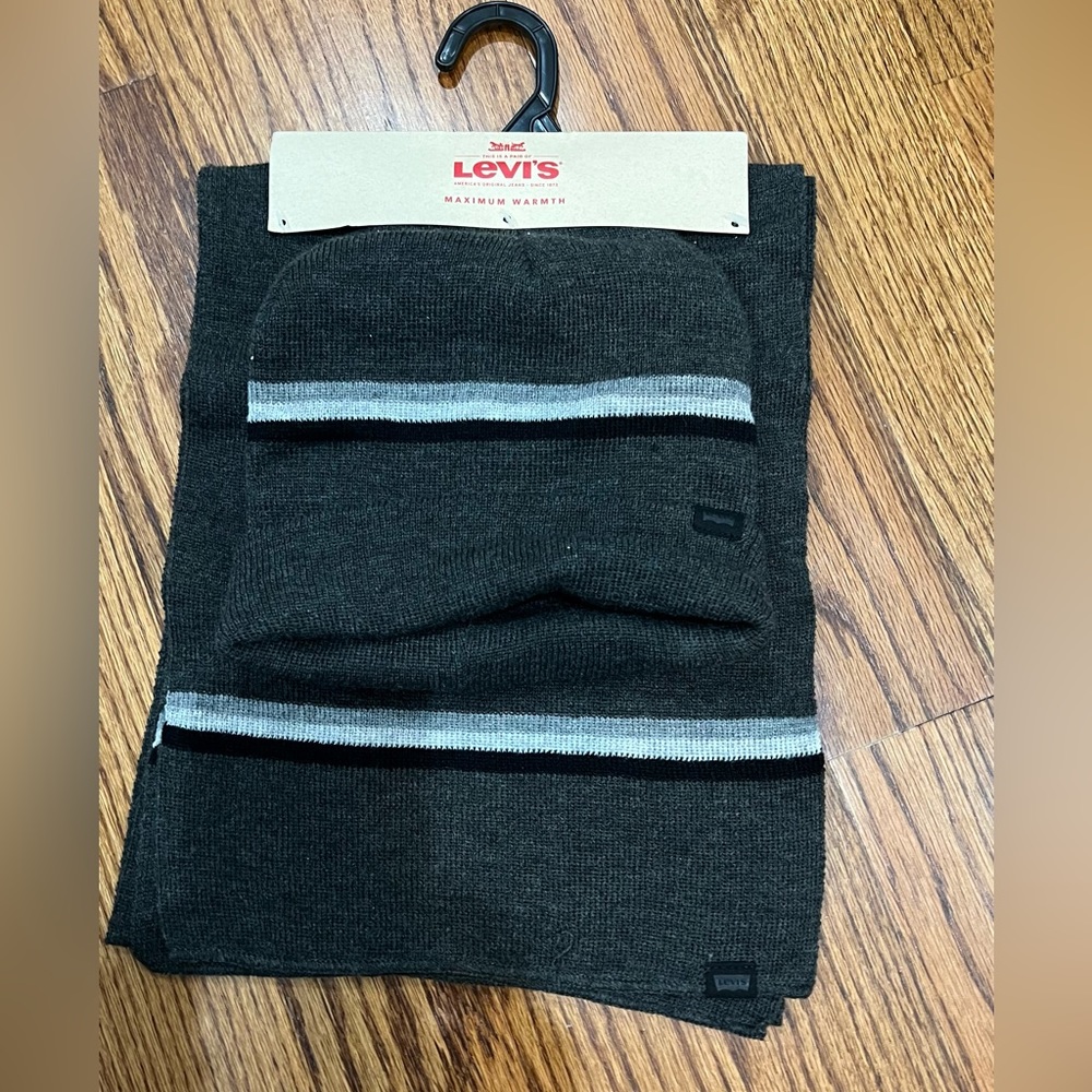 Levis Beanie and Scarf Mens